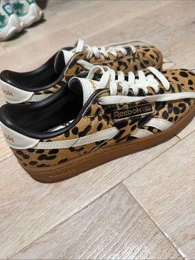 Reebok Leopard Print Sneakers - Tan, Black & Cream women’s size 8 NEVER WORN